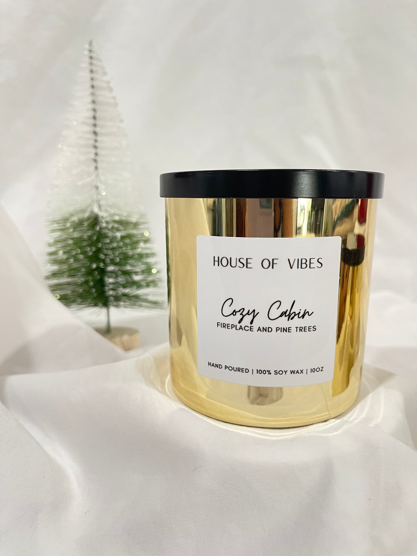 Cozy Cabin 10oz Holiday Candle